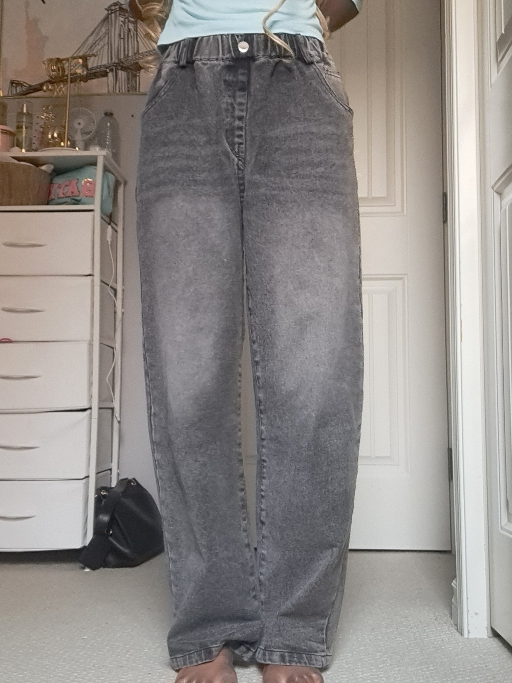 High-Waist Wide Leg Jeans - Gray